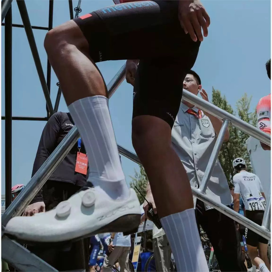 Custom Cycling Apparel remove oil stains from cycling clothes